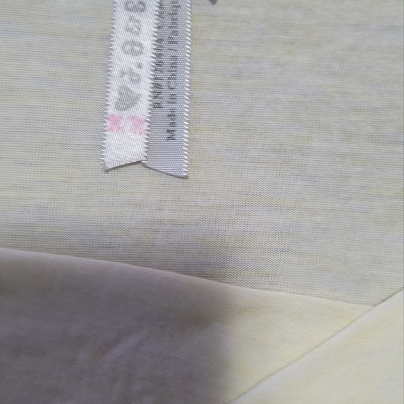 Woman size Medium Lightweight Tank - Picture 2 of 2